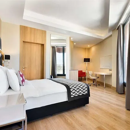 Hotel Ramada Encore By Wyndham