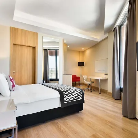 Ramada Encore By Wyndham 3* Eskişehir