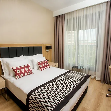Hotel Ramada Encore By Wyndham 3*
