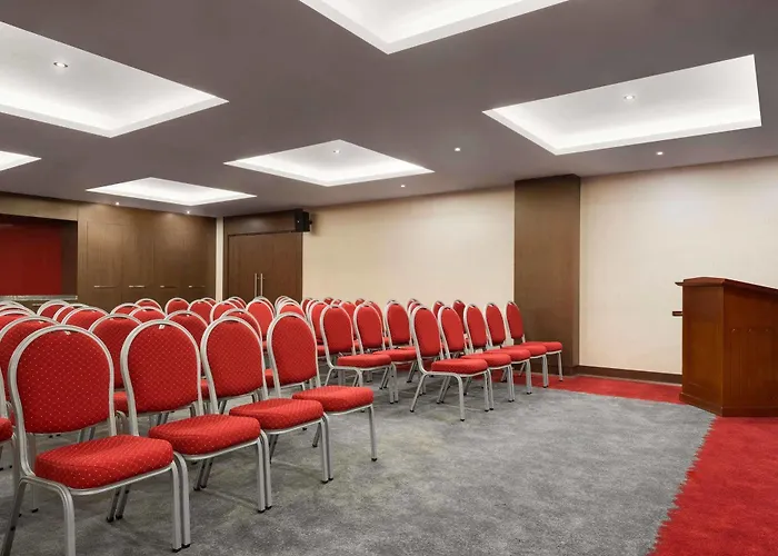 Ramada Encore By Wyndham ホテル 3*